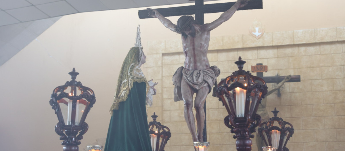 Marchas en Las Palmeras para consolar a los nazarenos de la Piedad