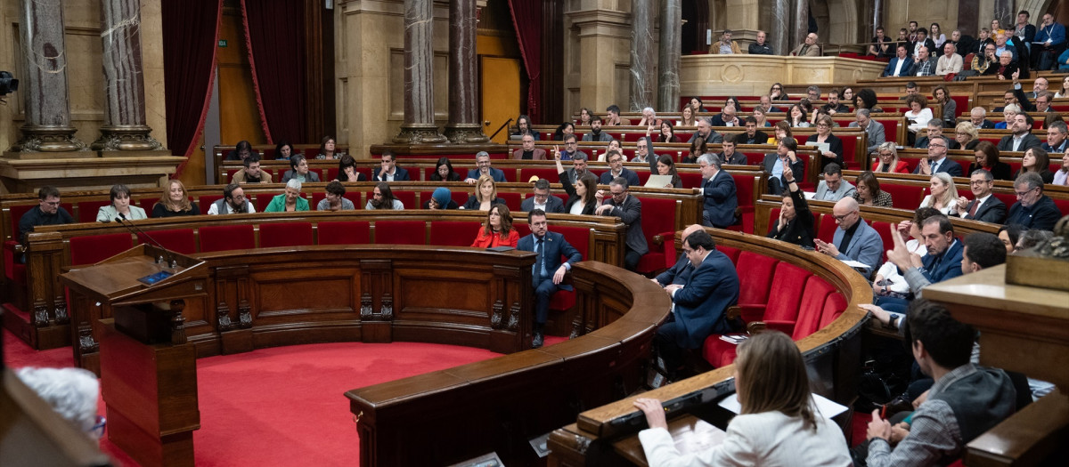 Una sesión plenaria en el Parlament de Cataluña el pasado marzo