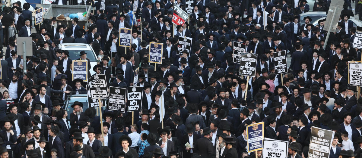 Judíos ultraortodoxos protestan contra el reclutamiento militar en Jerusalén