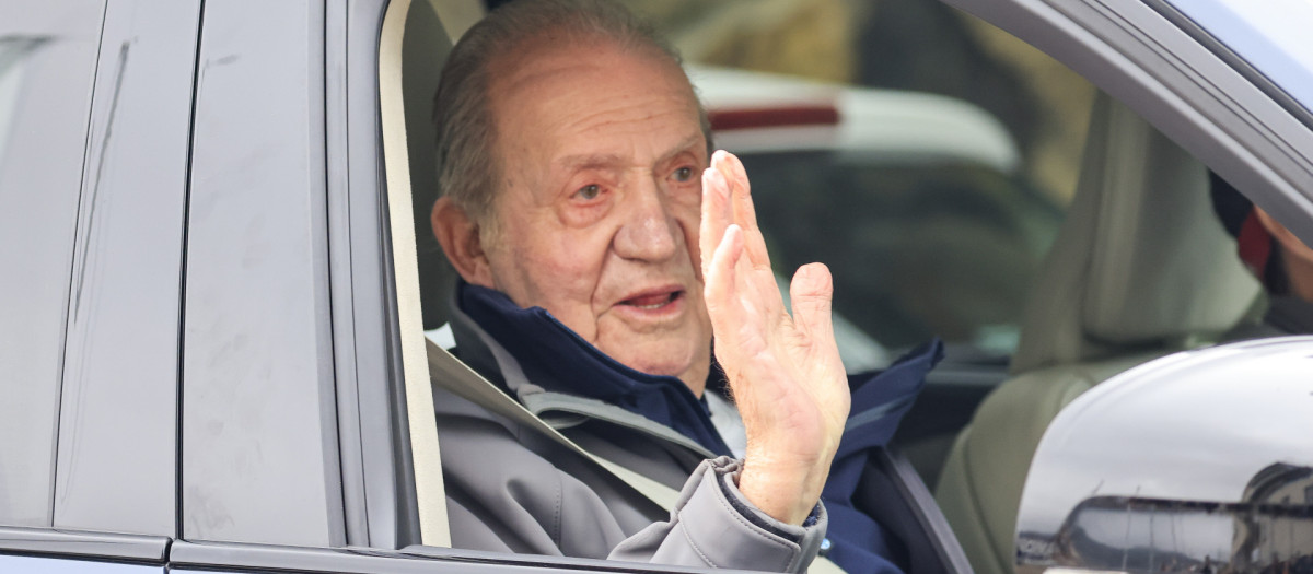 Don Juan Carlos, en una de sus visitas a Sangenjo