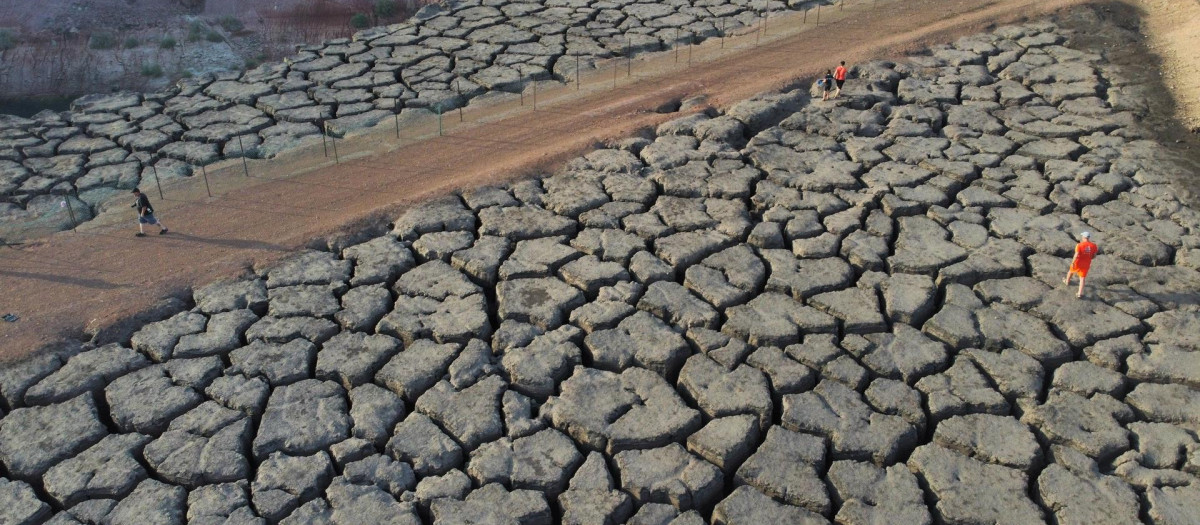 Lago seco cerca del Parque Timna en las afueras de la ciudad de Eilat, Israel