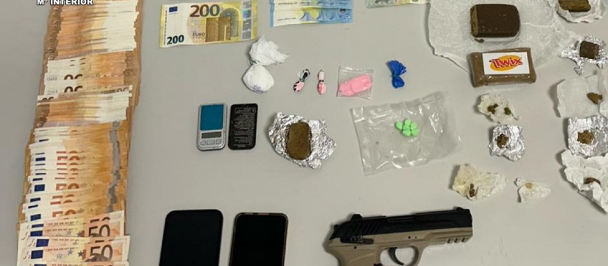 Material incautado por la Guardia Civil en la Operación Camori