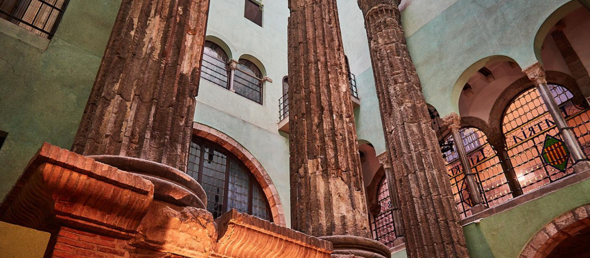 Columnas del templo de Augusto, en Barcelona.