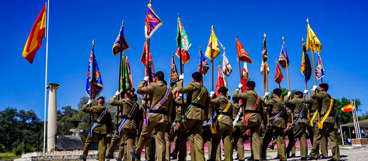 Homenaje a los caídos, en la Base del Cerro Muriano