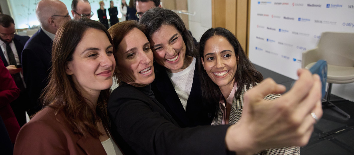 Rita Maestre, Mónica García, Manuela Bergerot y Tesh Sidi