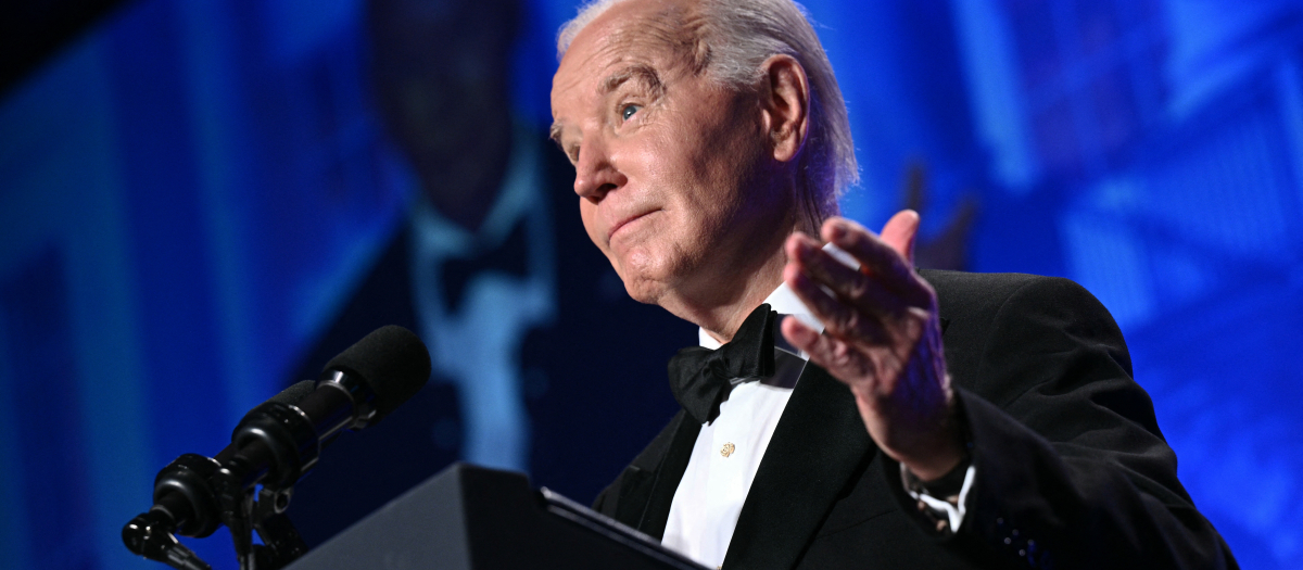 Biden bromea durante la cena con los corresponsales