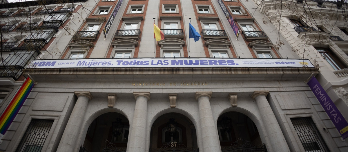 Fachada del Ministerio de Igualdad