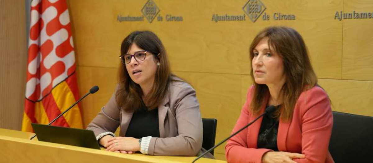 La vicealcaldesa Gemma Geis y la vicepresidenta segunda de la Diputación de Gerona, Mª Àngels Planas, en la rueda de prensa.
