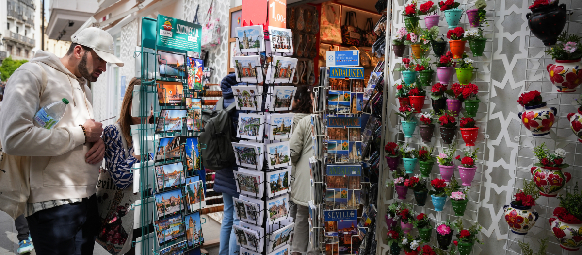 Turistas en el centro de Sevilla