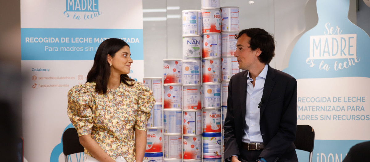 María García de Jaime y Álvaro Ortega, en la presentación de la campaña Ser madre es la leche