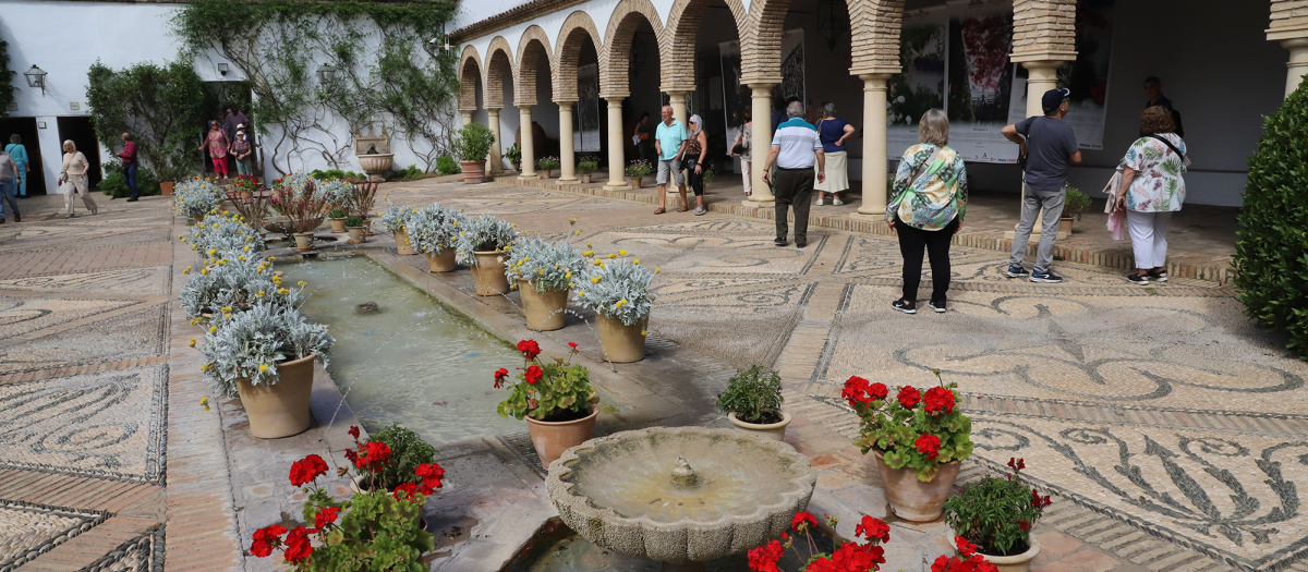 El Palacio de Viana celebra una jornada de puertas abiertas, con motivo del Festival de los Patios