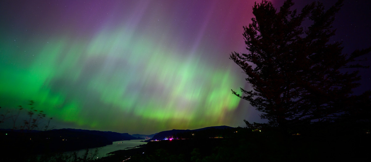 Aurora boreal en Oregon (EE.UU.), en la madrugada de este sábado