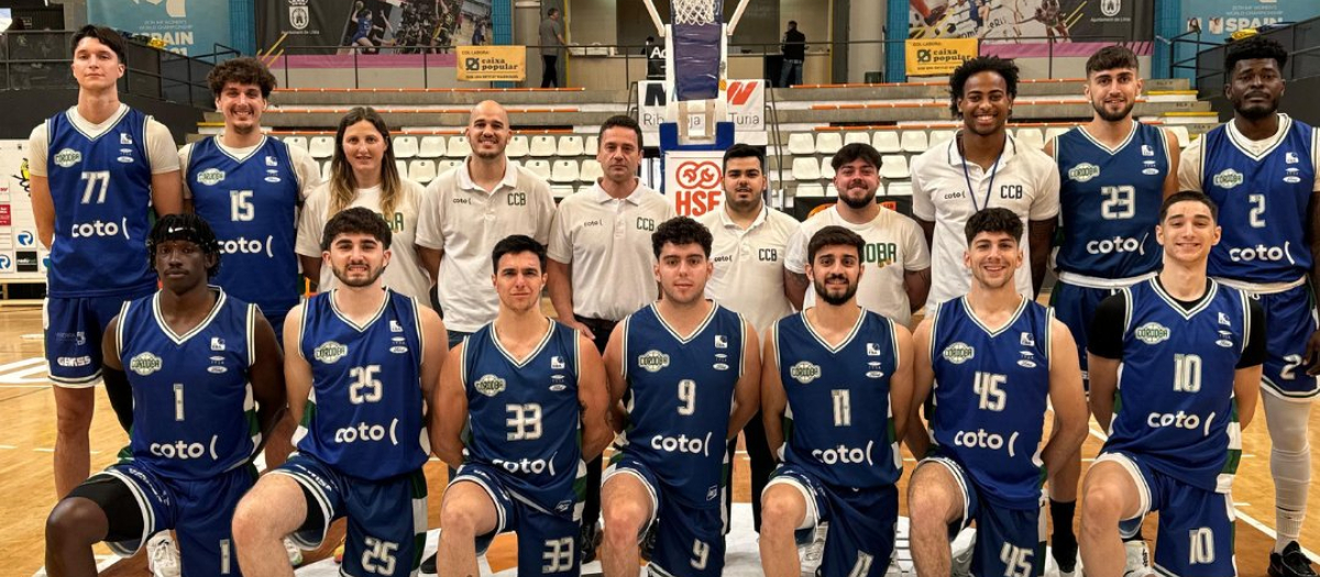 La plantilla del Coto Córdoba que ha conseguido el ascenso a LEB Plata