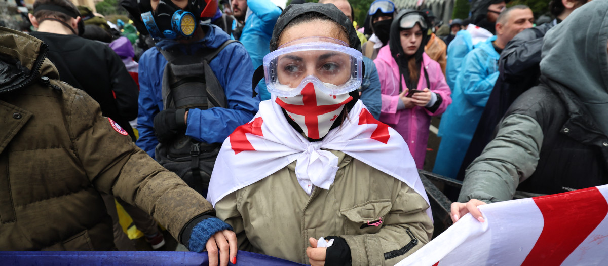 Los manifestantes desafiaron al gobierno de Georgia por la llamada "ley rusa"