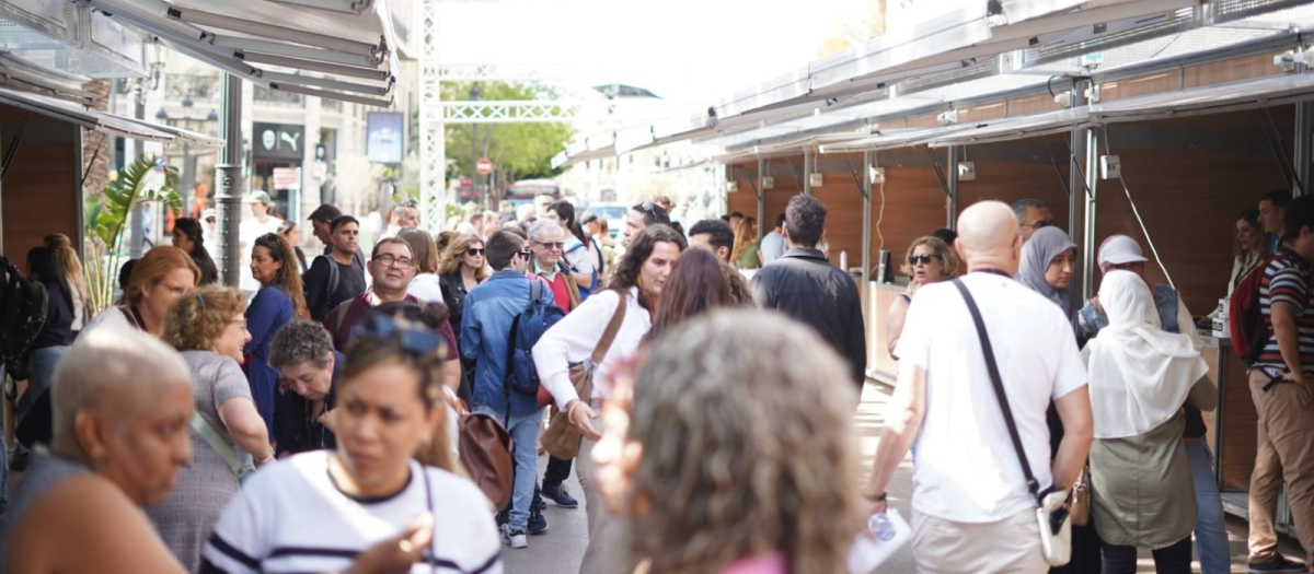 La feria de ocupación, en la plaza del Ayuntamiento de Valencia