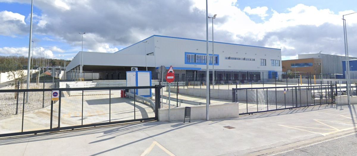 Vista exterior de la nueva instalación de Amazon en Cambre