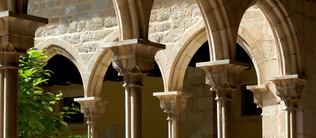 Capiteles del claustro del Monasterio de Pedralbes.