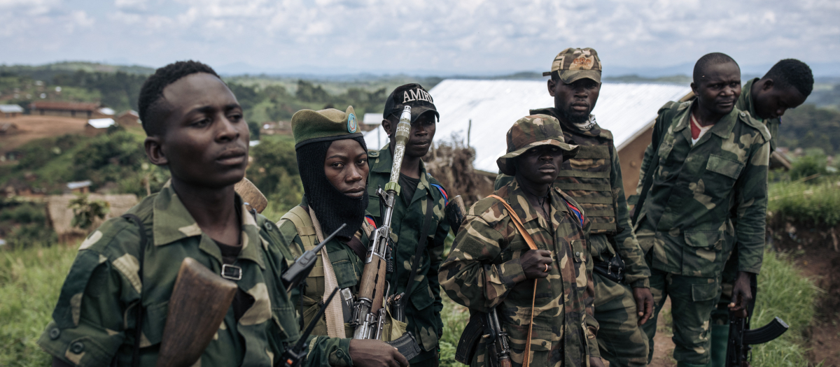 Milicianos del FPP/AP (Frente Patriótico para la Paz/Ejército Popular), República Democrática del Congo