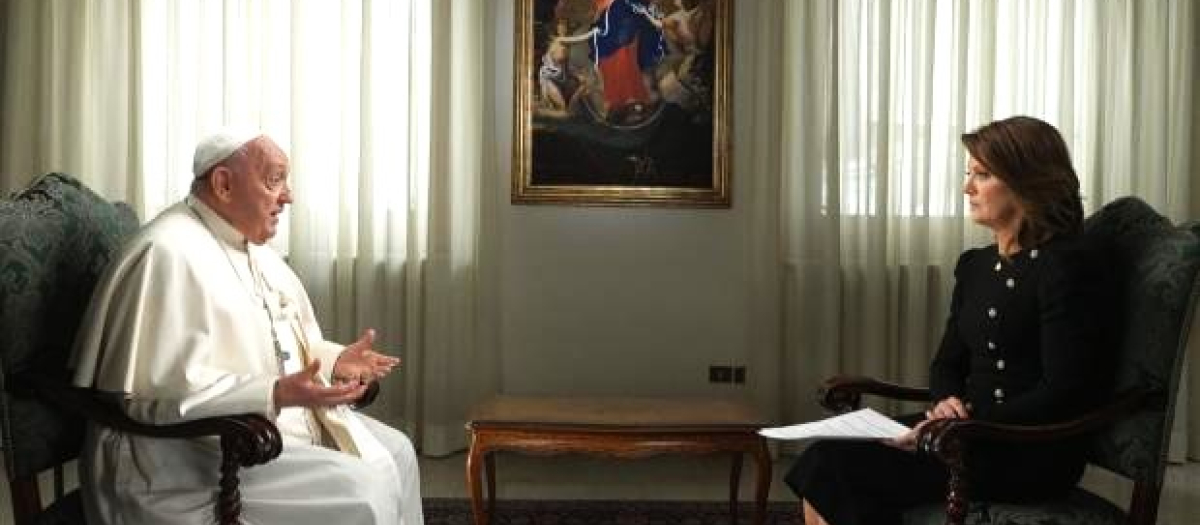 El Papa Francisco con la periodista Norah O’Donnell