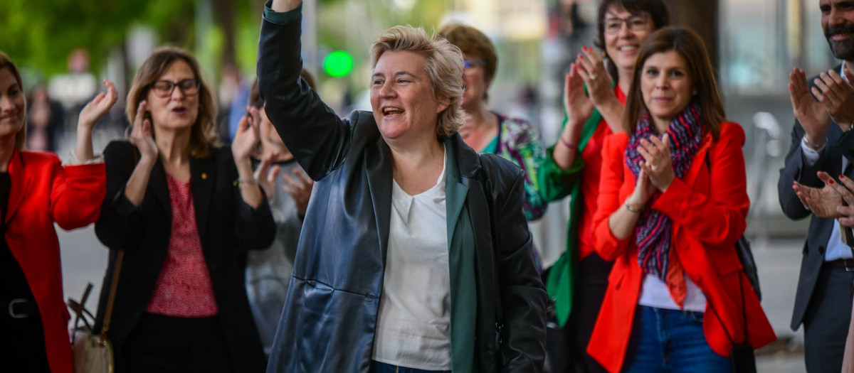 Marta Molina poco antes de declarar en la Ciudad de la Justicia