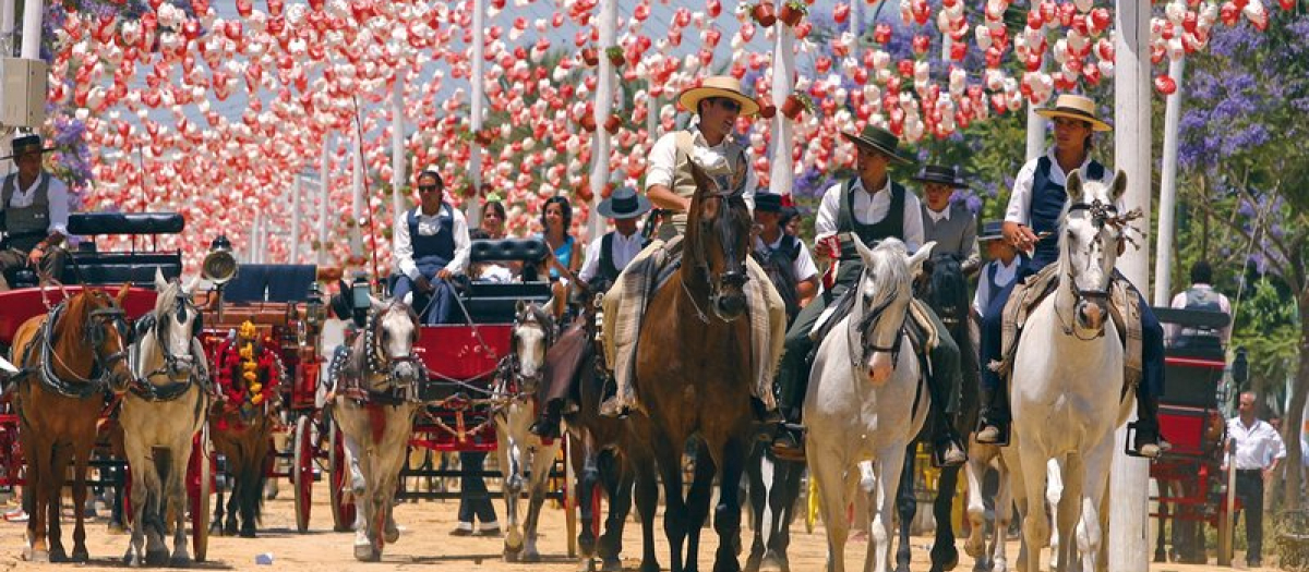 Unos 45.000 farolillos serán los protagonistas del Real