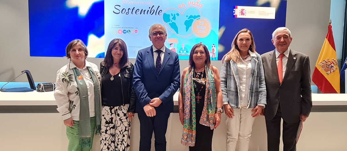 Profª. Mercedes López-Pardo; Prof. Ascensión Marcos; Prof. Gregorio Varela Moreiras; Profª. Rosaura Leis; Dra. Yvonne Colomer y Prof. Antonio Villarino