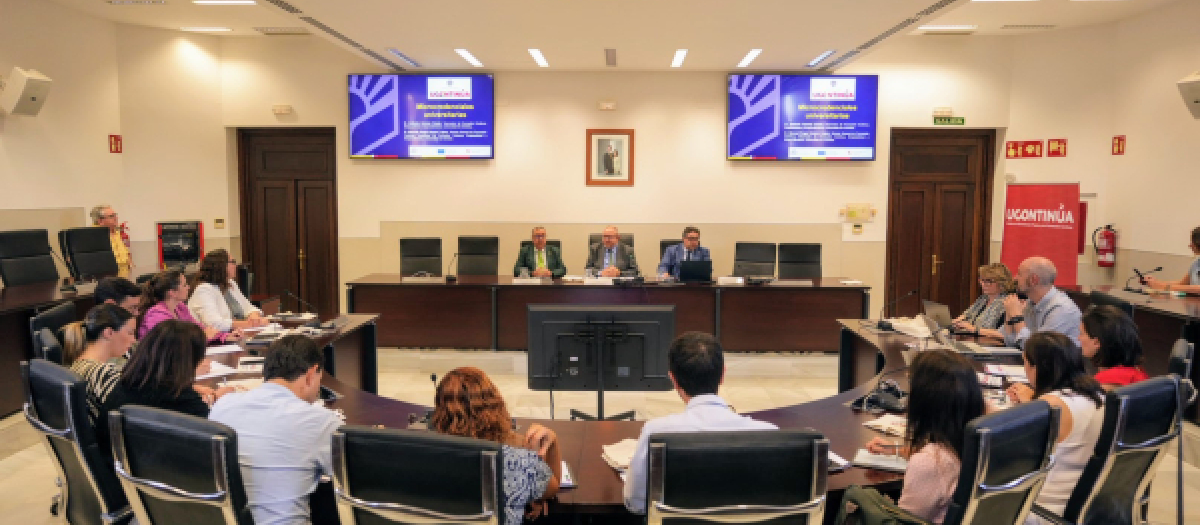 Vista de la reunión de presentación a las empresas.