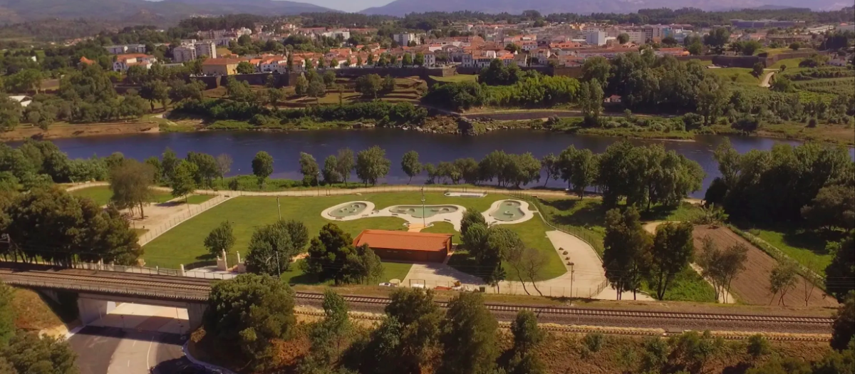 Panorámica del balneario al aire libre más grande de Galicia