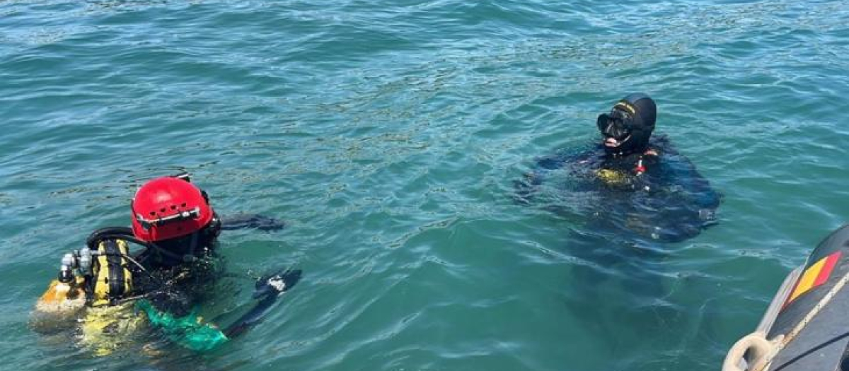 El pescador lleva desparecido en las aguas de Rota un día y medio