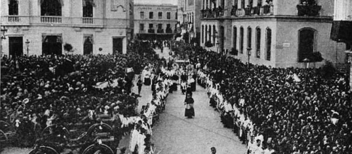 Procesión del Corpus Christi en la plaza de las Tendillas (1929)