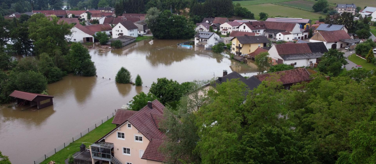 Vista aérea de las inundaciones en Strakertshofen, Alemania