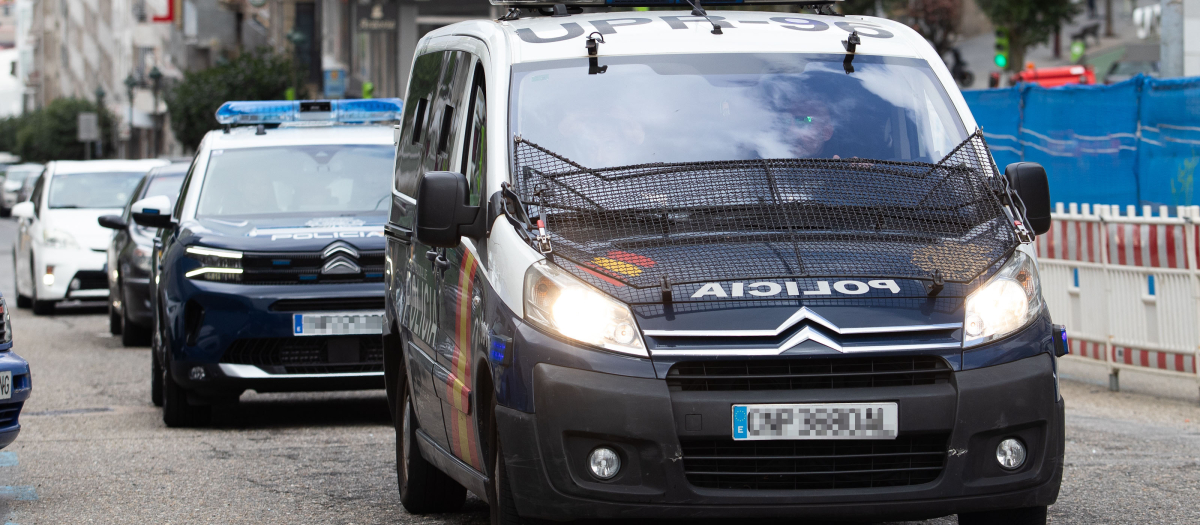 Policía Nacional en Vigo

08/4/2024