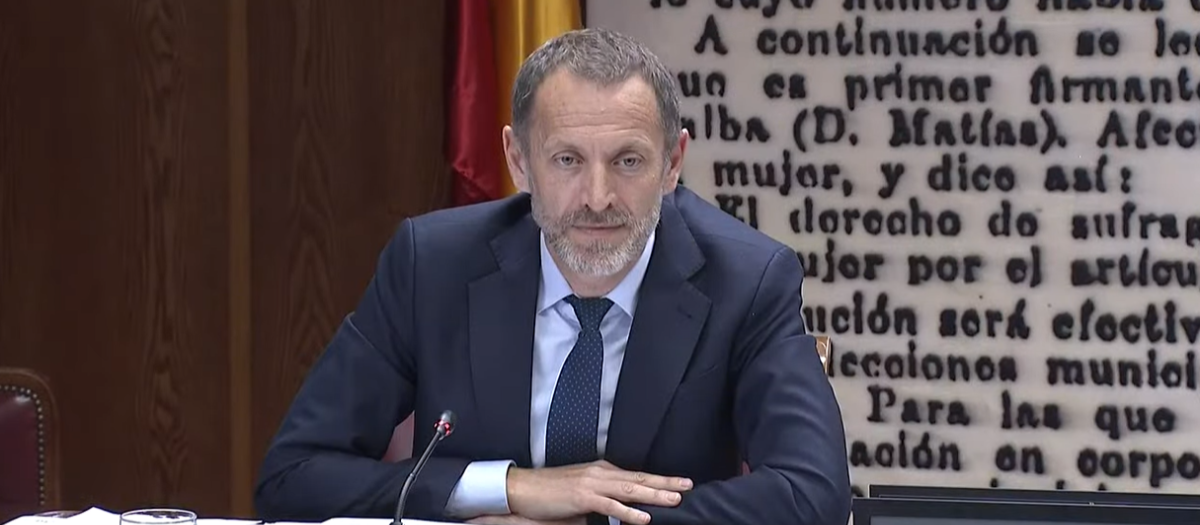 El actual presidente de Adif, Ángel Contreras, en la comisión de investigación del caso PSOE en el Senado