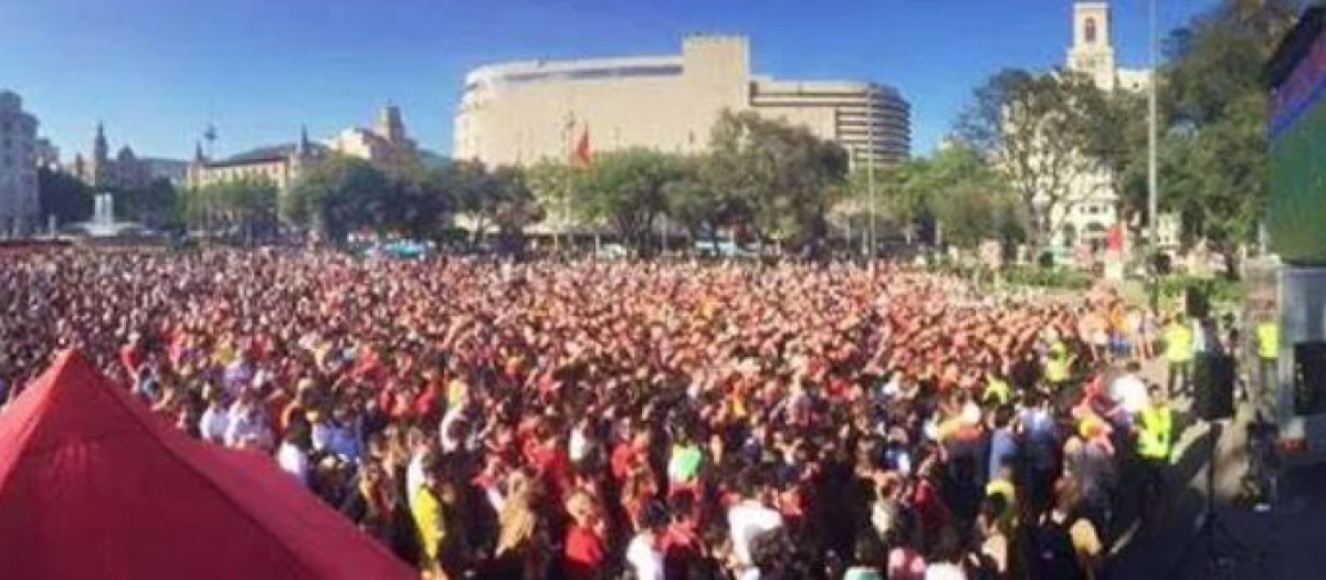 Pantalla gigante en Barcelona para seguir la Eurocopa de 2016