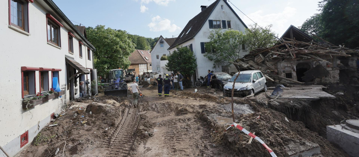 Una parte dañada por las inundaciones de Klaffenbach cerca de Rudersberg, Alemania, 04 de junio de 2024