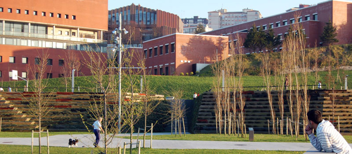 Vista de la fachada de la Universidad de Cantabria