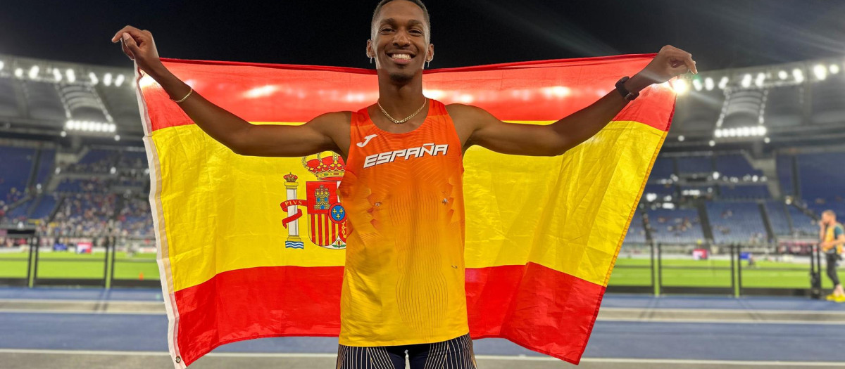 Jordan Díaz, con una marca de 18,18 metros, récord nacional, se ha proclamado este martes campeón de Europa de triple salto en su primera competición internacional con España y ha destronado al portugués Pedro Pichardo, campeón olímpico y defensor de la corona continental que conquistó en Múnich 2022. EFE/RFEA ***SÓLO USO EDITORIAL, PERMITIDO SU USO SÓLO EN RELACIÓN A LA INFORMACIÓN QUE APARECE EN EL PIE DE FOTO (CRÉDITO OBLIGATORIO)***