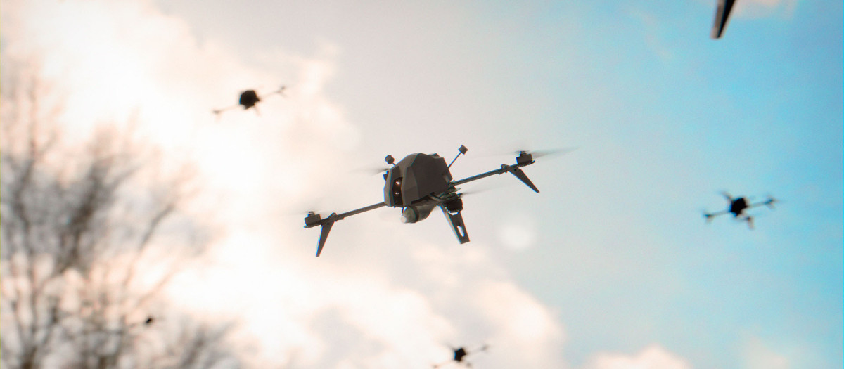 Un dron militar en pleno vuelo