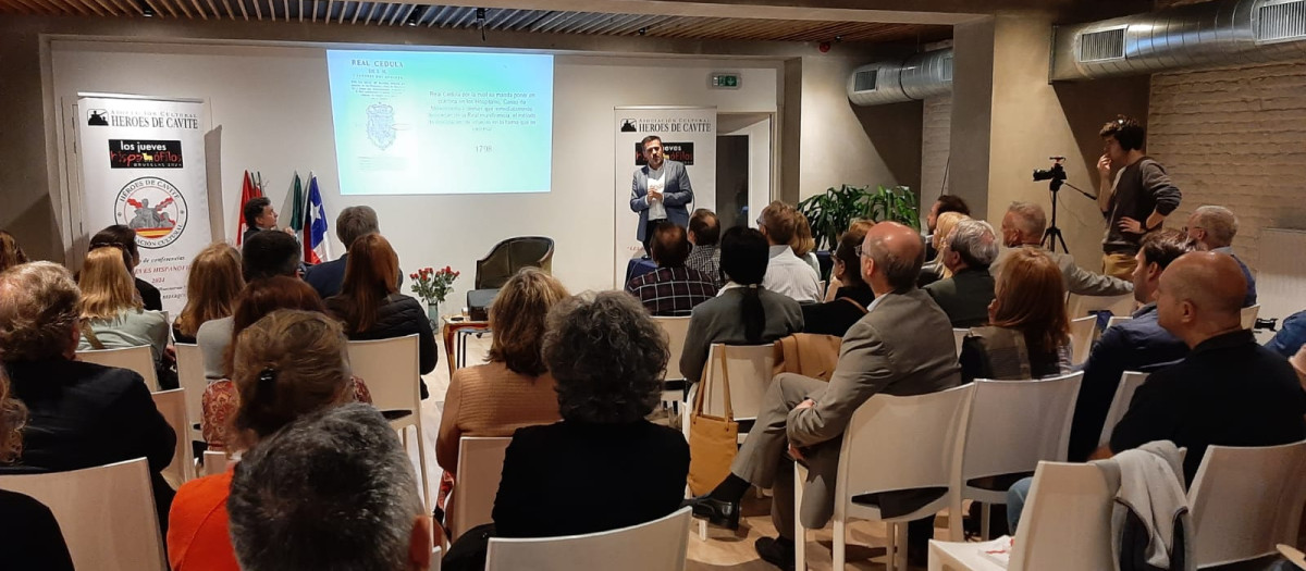 Presentación de una nueva edición de 'Jueves Hispanófilos' en Bruselas, con la colaboración de la asociación cultural RAS-HdC junto a otras asociaciones y voluntarios de la sociedad civil