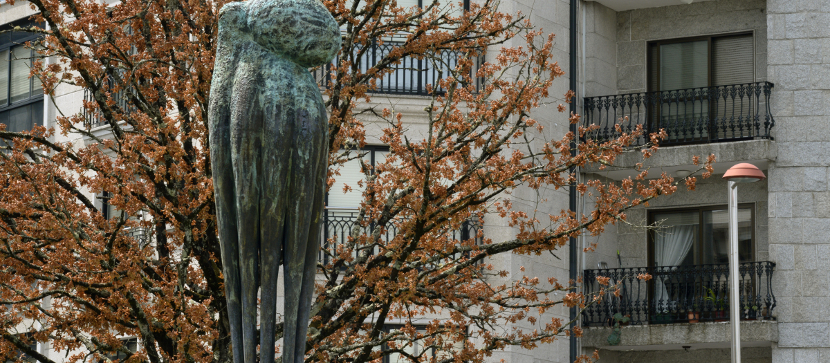 Escultura en Carballiño (Orense)