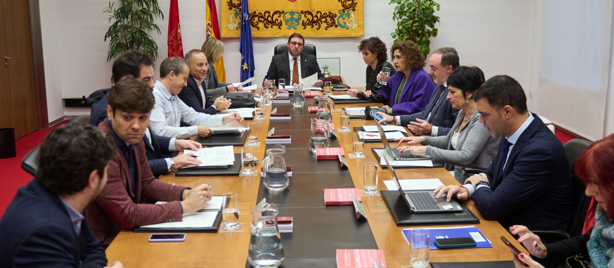 Reunión de la Mesa y Junta de Portavoces del Parlamento de Navarra