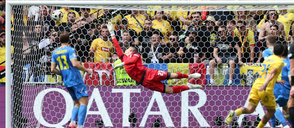 Nicolae Stanciu aprovechó un error de Lunin para abrir el marcador