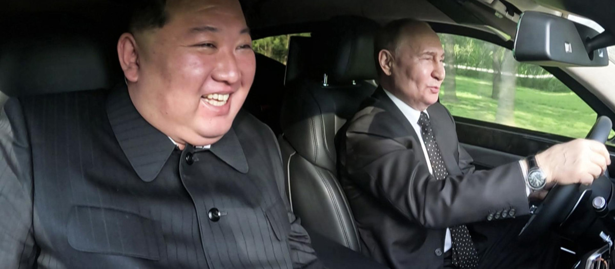 Putin conduce junto a Kim Jong Un en una limusina Aurus, en Pyongyang