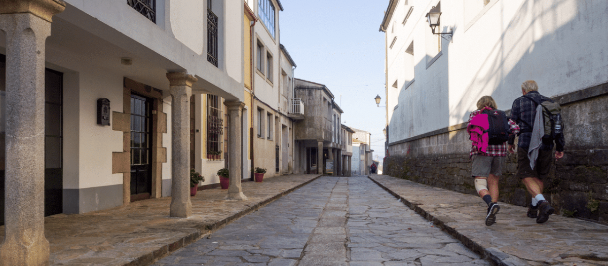 Es el último pueblo antes de llegar a Santiago de Compostela por el Camino Francés