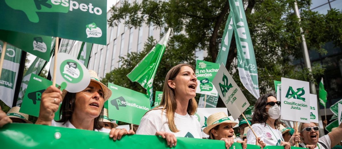 La presidenta de SATSE, Laura Villaseñor, durante una concentración de enfermeros y fisioterapeutas