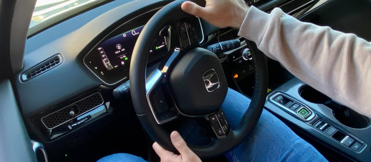 Nunca hay que insistir una vez que el volante ha hecho tope