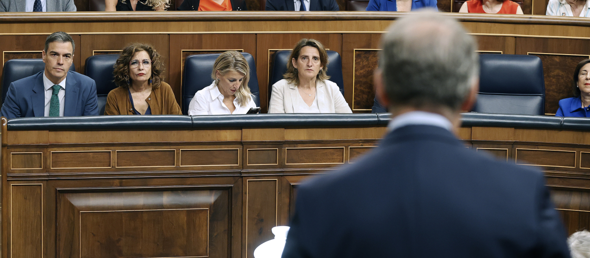 Feijóo frente a Sánchez en el Congreso