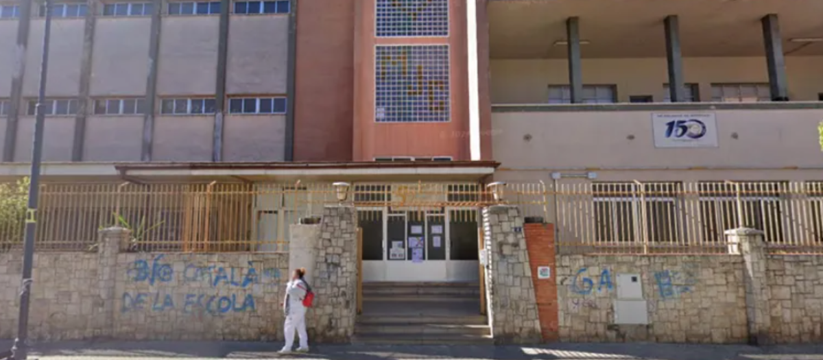 Fachada del colegio Madre Josefa Campos, en la localidad valenciana de Alaquás