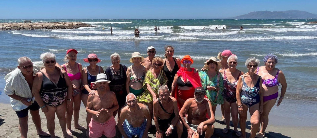 03/08/2023 Eva Contador, con los mayores que han viajado a la playa de El Palo, en Málaga.
POLITICA ANDALUCÍA ESPAÑA EUROPA CÓRDOBA SOCIEDAD
AYUNTAMIENTO DE CÓRDOBA