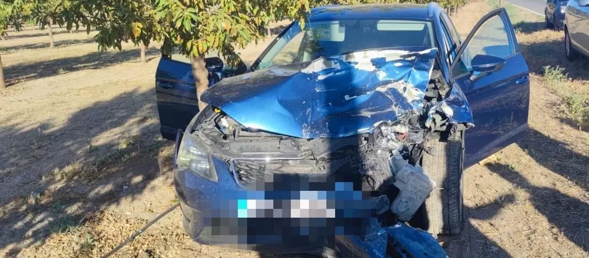 Uno de los coches con los que ha chocado el autobús